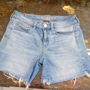 AE Midi shorts size 6